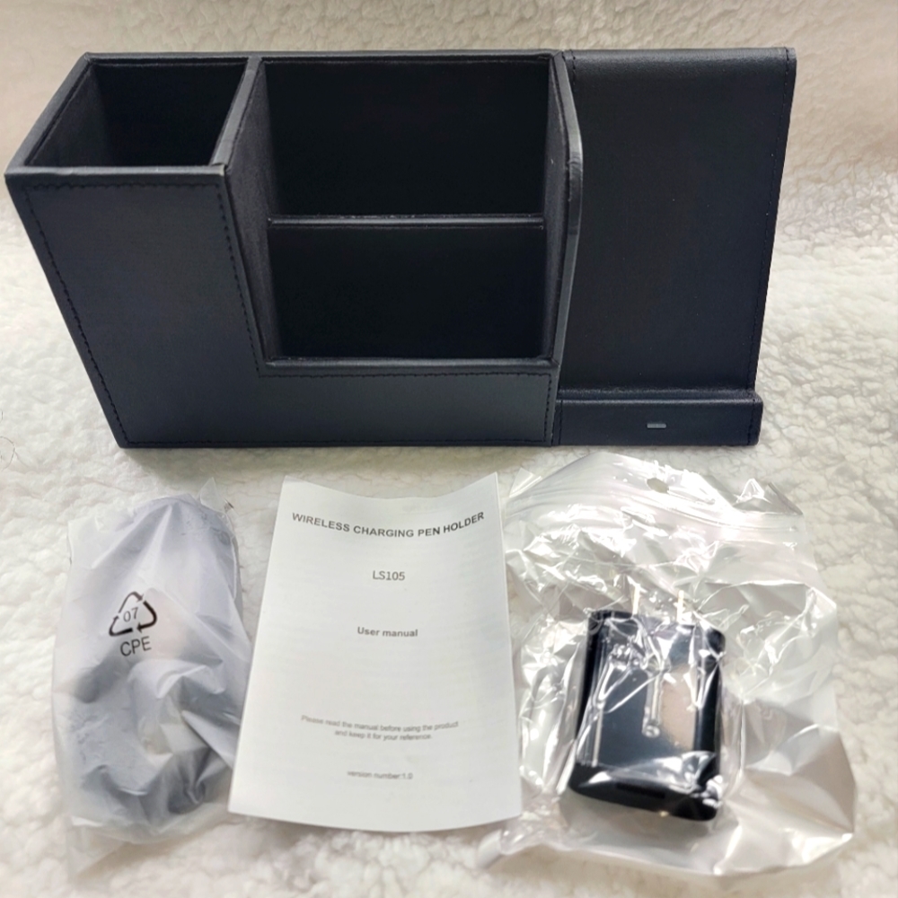 🎉BRAND NEW, NEVER USED🎉  Fast Wireless Charging Station and Desk Organizer!